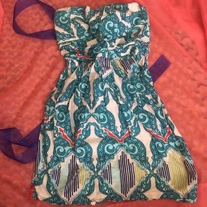 Adorable strapless dress with pockets